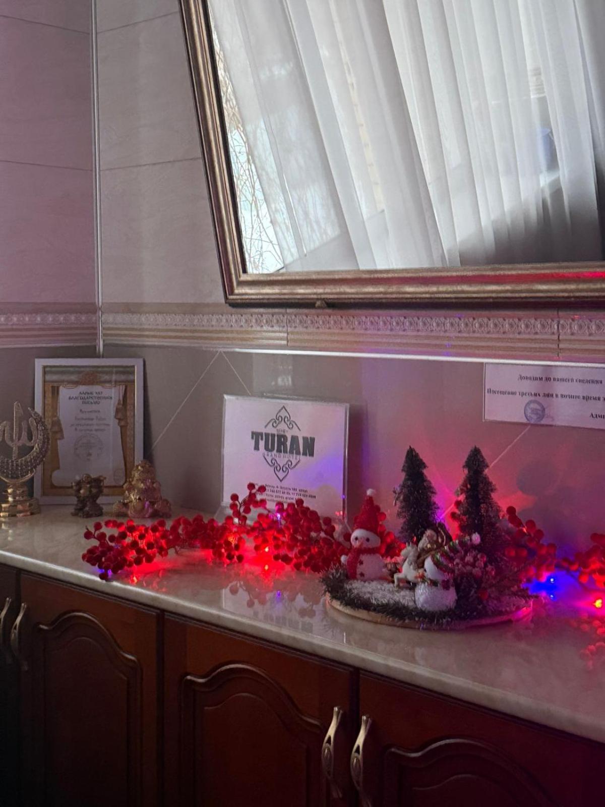 Turan Semey Grand Hotel Екстер'єр фото