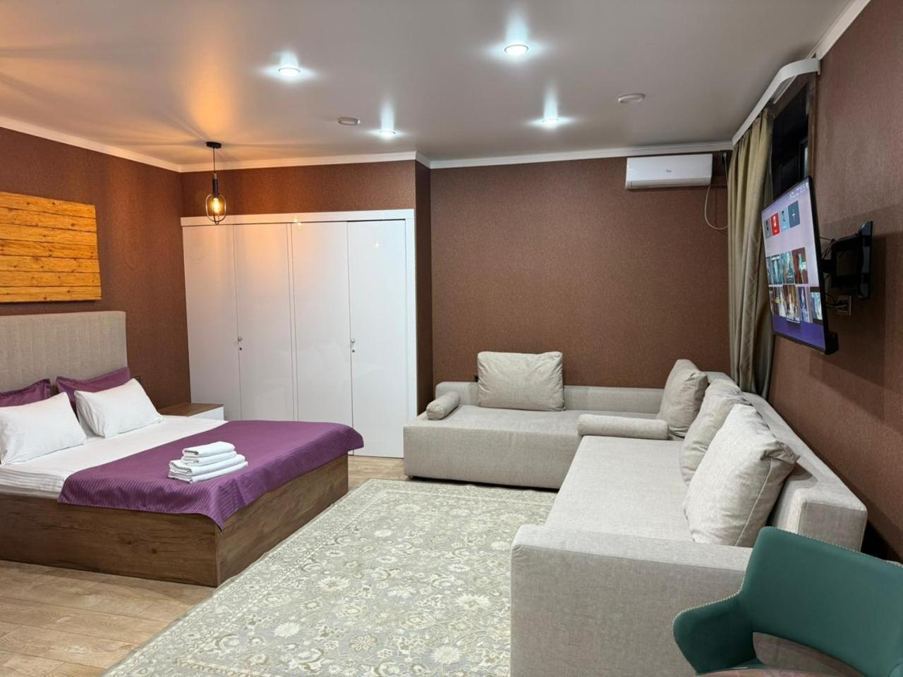 Turan Semey Grand Hotel Екстер'єр фото